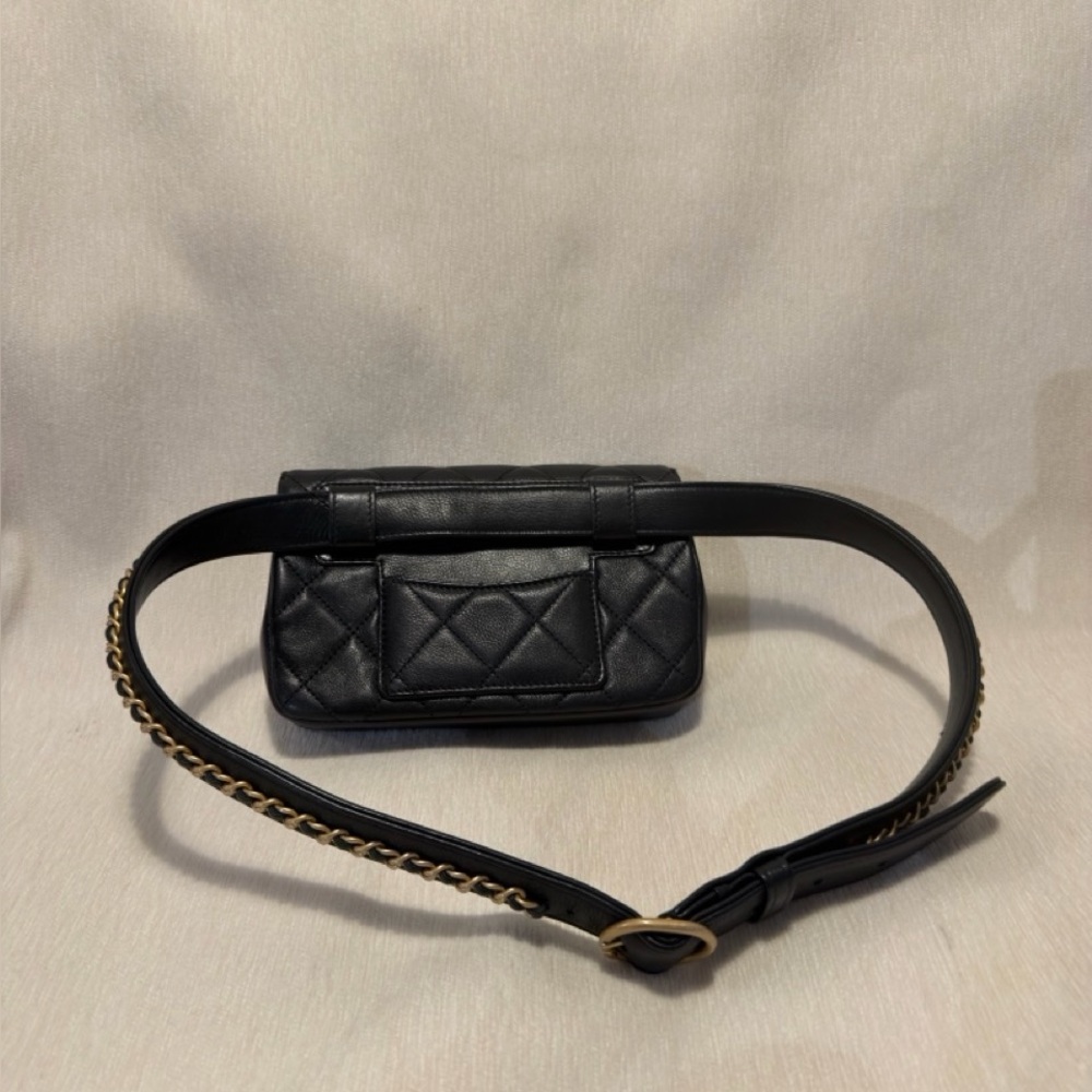 Chanel Envelope Flap Waist Bag -quilted Black Leather - Picture 2 of 16